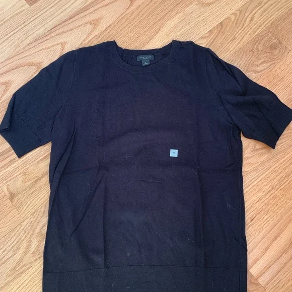 Ann Taylor Factory Women’s Dark Navy Short Sleeve Lightweight Sweater - Picture 1 of 5